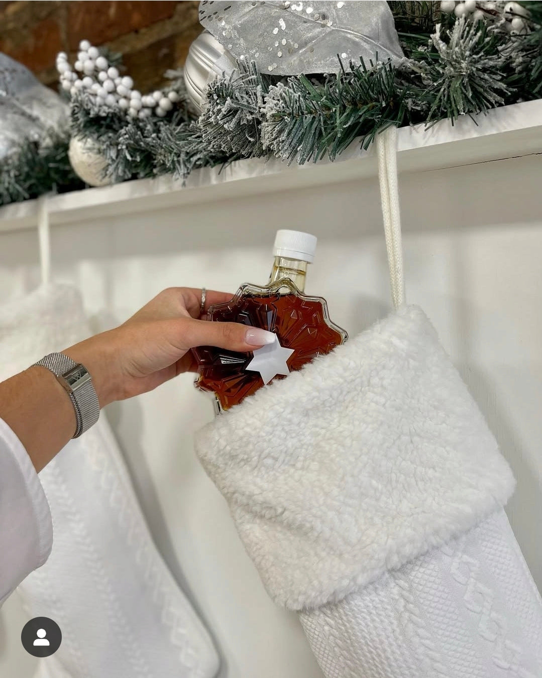 Snowflake 100% Pure Ontario Maple Syrup Holiday Gift - 250ml glass bottle